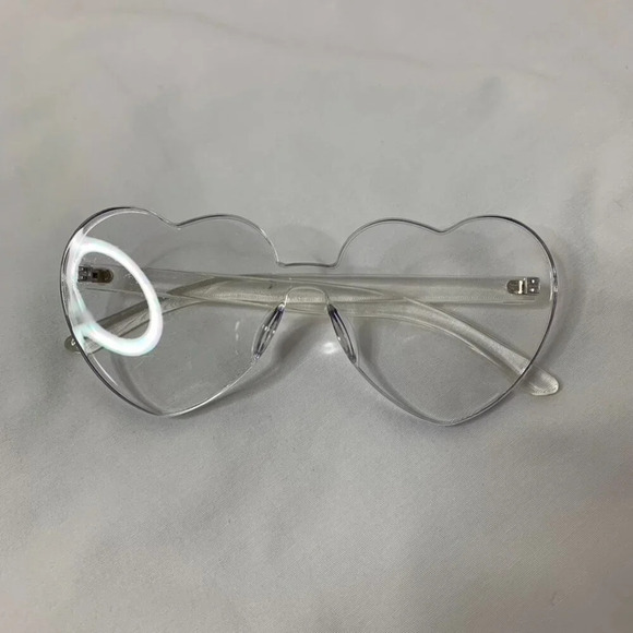 Women's Heart Shape Sunglasses Clear Acrylic Festival Coastal Cowgirl Party - Picture 7 of 14